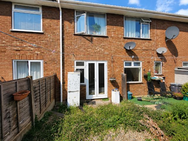 2 bedroom maisonette for sale