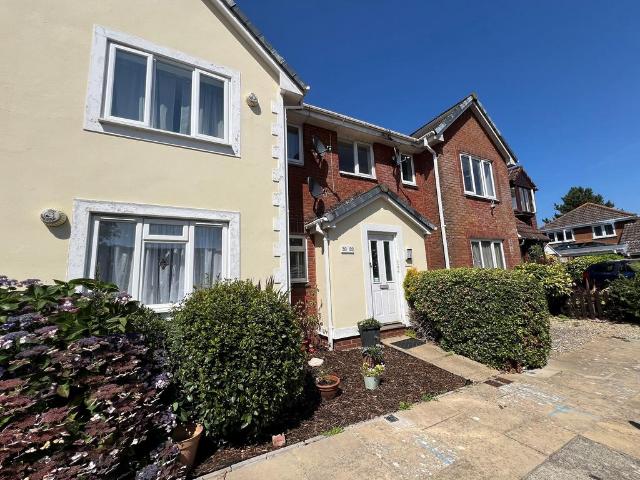 2 bedroom maisonette for sale