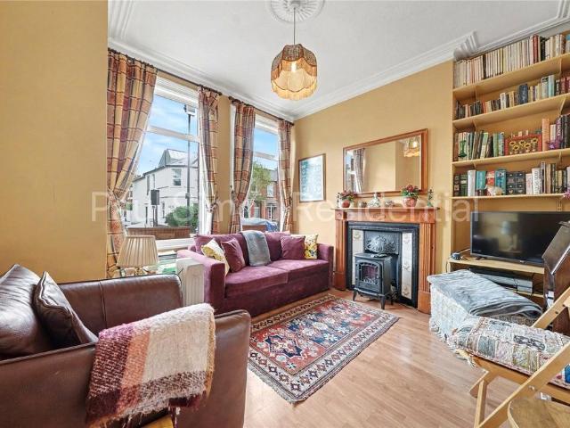 2 bedroom maisonette for sale