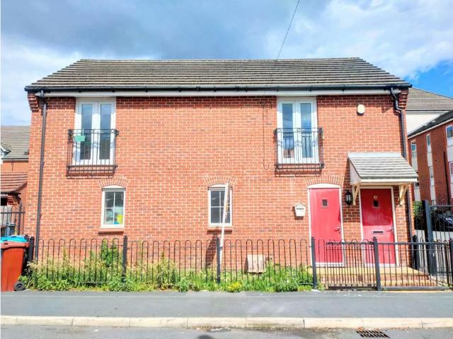 2 bedroom maisonette for sale