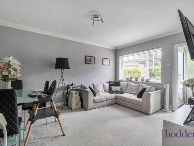 2 bedroom maisonette for sale