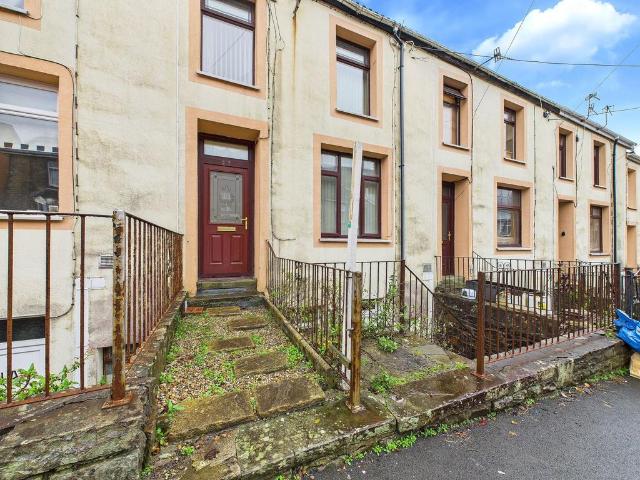 2 bedroom maisonette for sale