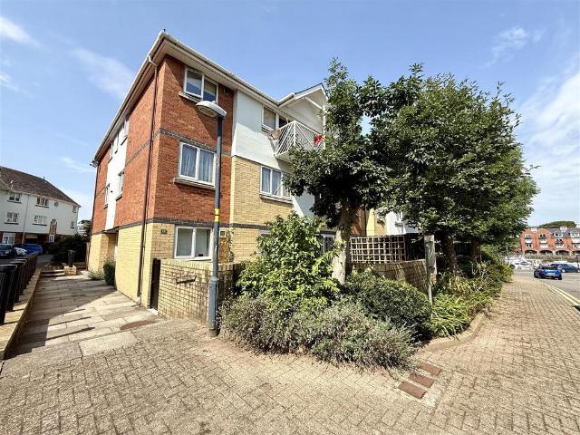 2 bedroom maisonette for sale