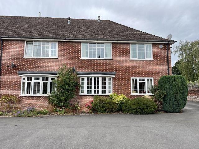 2 bedroom maisonette for sale