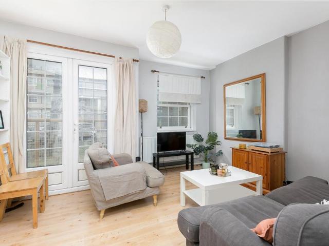 2 bedroom maisonette for sale