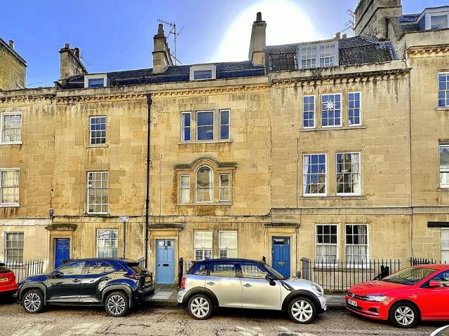 2 bedroom maisonette for sale
