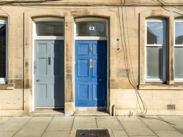 2 bedroom maisonette for sale