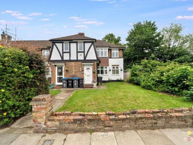 2 bedroom maisonette for sale