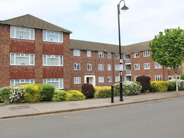 2 bedroom maisonette for sale