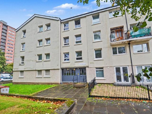 2 bedroom maisonette for sale