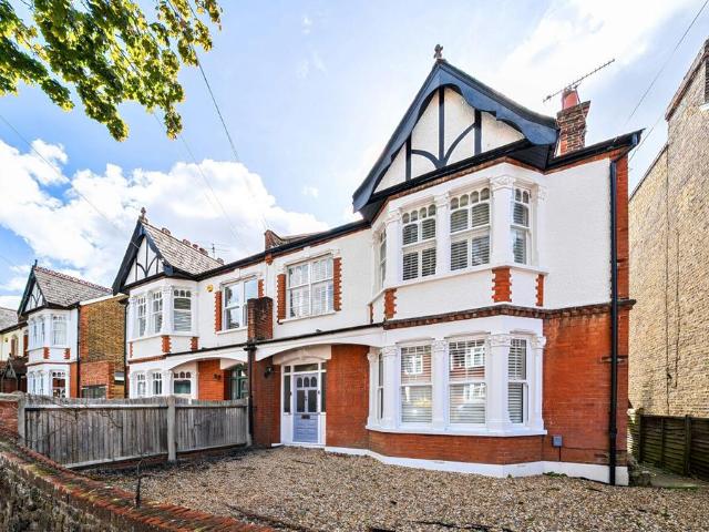 2 bedroom maisonette for sale