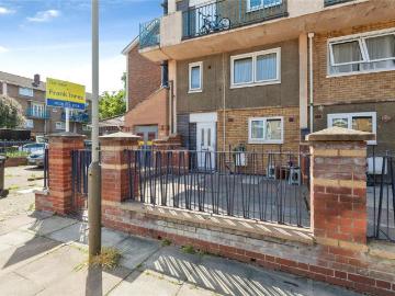 2 bedroom maisonette for sale