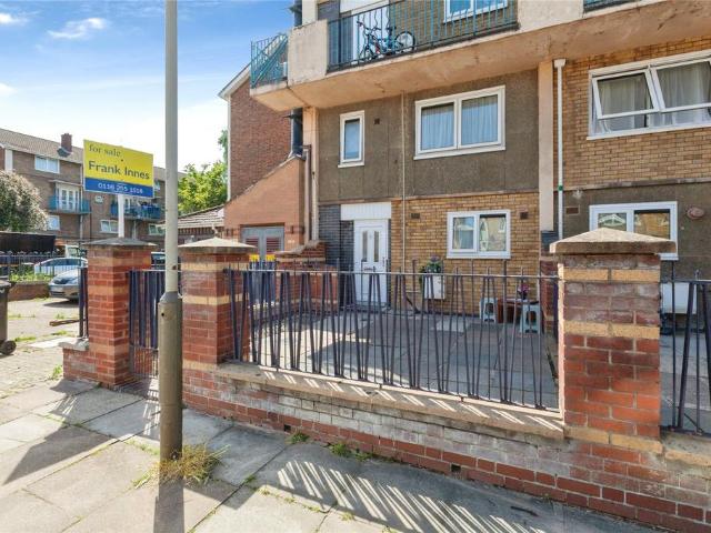 2 bedroom maisonette for sale