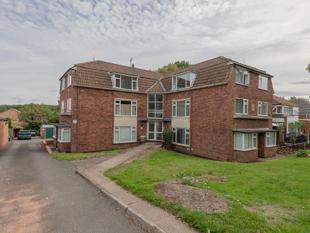 2 bedroom maisonette for sale