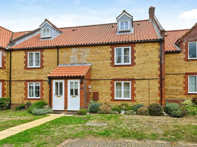 2 bedroom maisonette for sale
