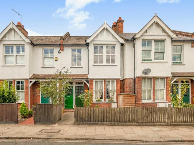 2 bedroom maisonette for sale