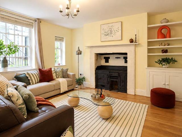 2 bedroom maisonette for sale
