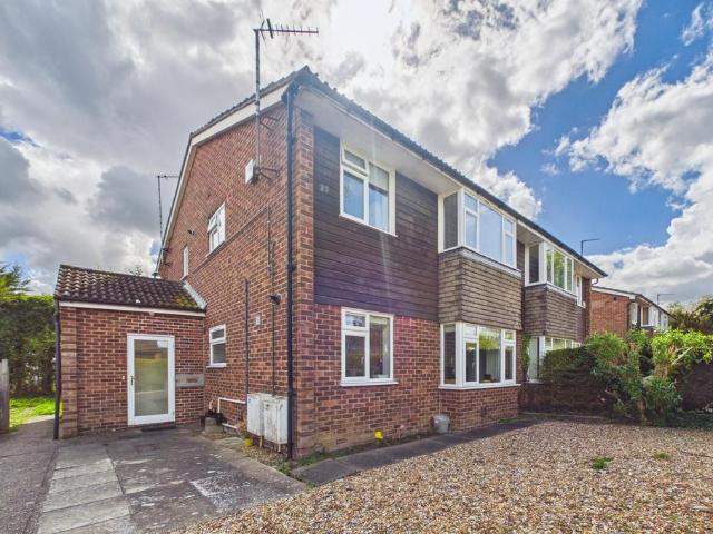 2 bedroom maisonette for sale