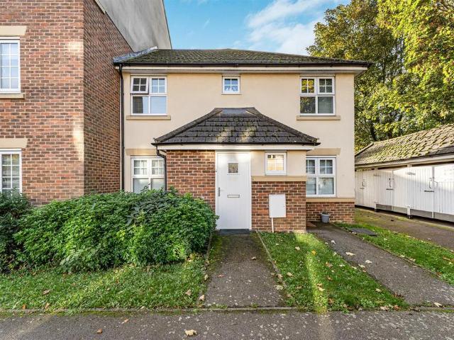 2 bedroom maisonette for sale