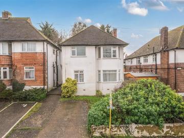 2 bedroom maisonette for sale