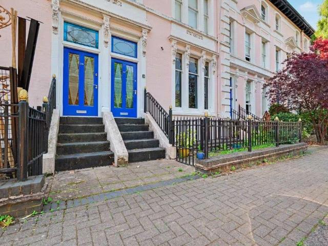 2 bedroom maisonette for sale