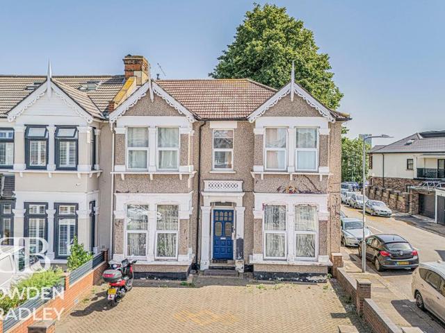 2 bedroom maisonette for sale