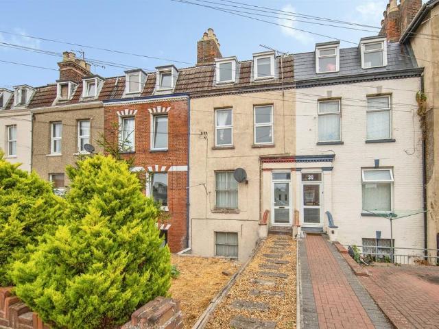 2 bedroom maisonette for sale