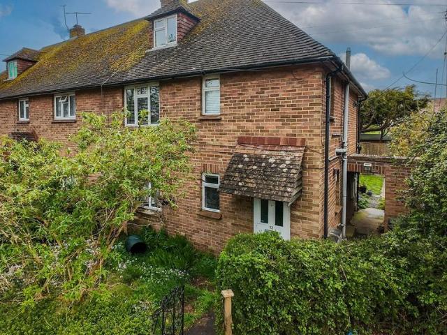 2 bedroom maisonette for sale