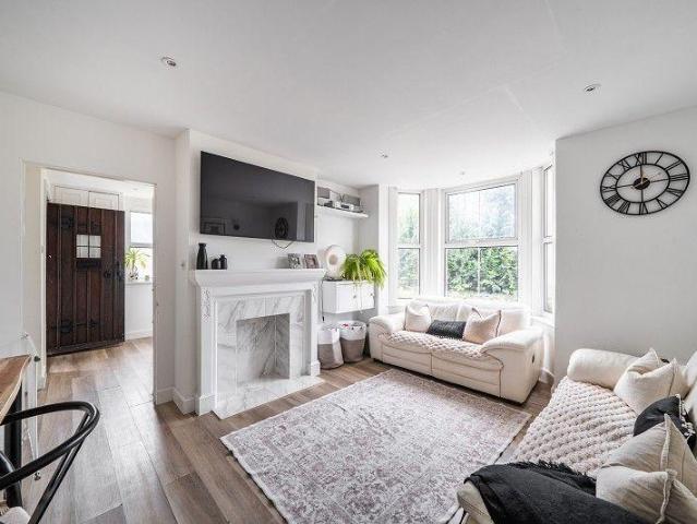 2 bedroom maisonette for sale