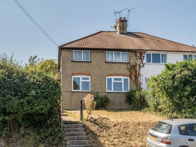 2 bedroom maisonette for sale