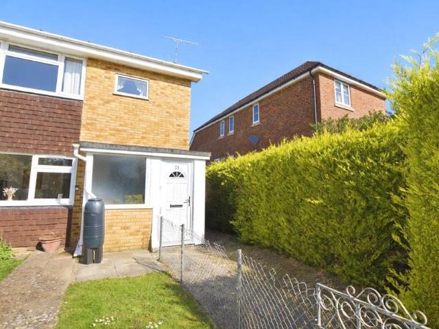 2 bedroom maisonette for sale