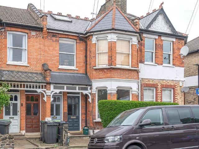 2 bedroom maisonette for sale
