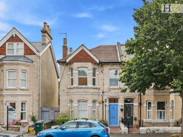 2 bedroom maisonette for sale