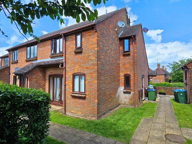 2 bedroom maisonette for sale