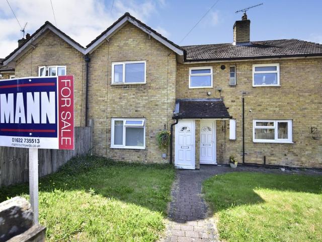 2 bedroom maisonette for sale