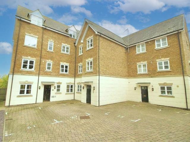 2 bedroom maisonette for sale