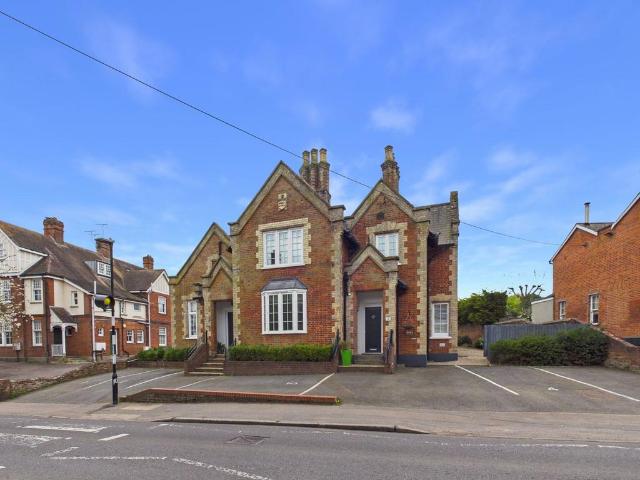 2 bedroom maisonette for sale
