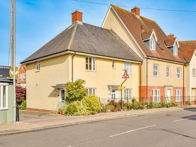 2 bedroom maisonette for sale