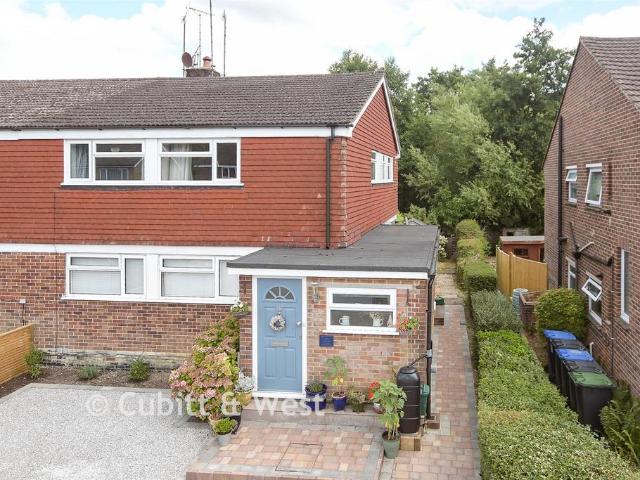 2 bedroom maisonette for sale