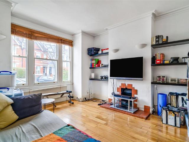 2 bedroom maisonette for sale