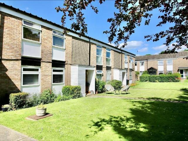 2 bedroom maisonette for sale