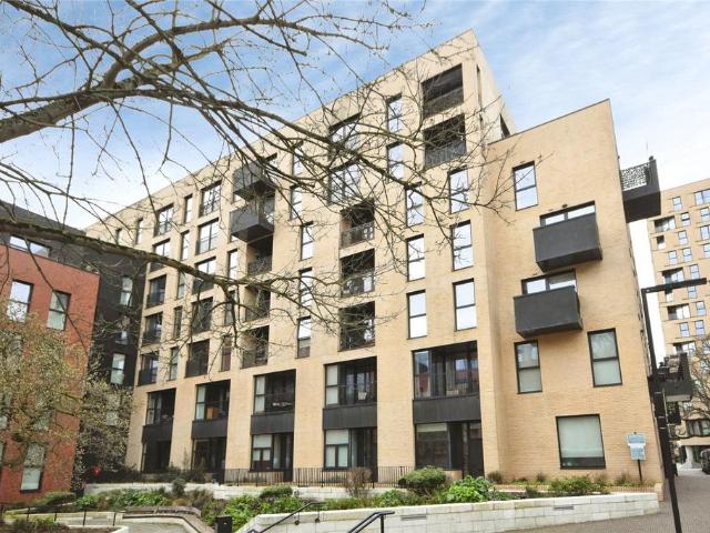 2 bedroom maisonette for sale