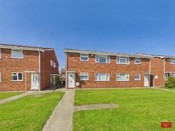 2 bedroom maisonette for sale