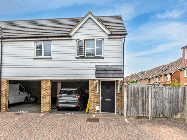 2 bedroom maisonette for sale