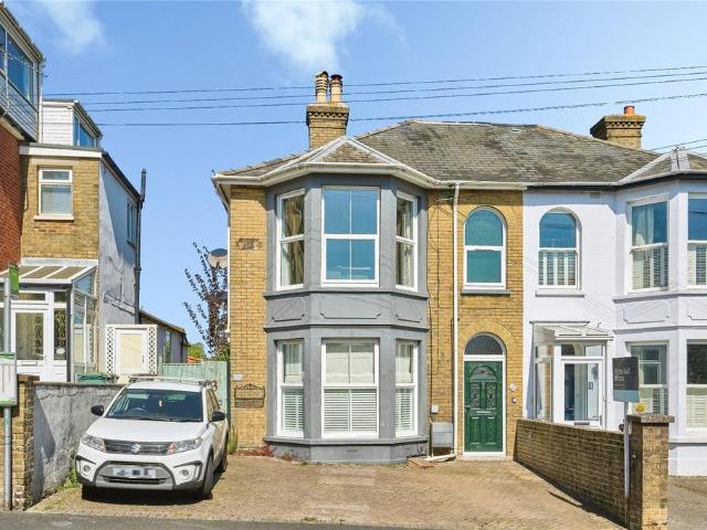 2 bedroom maisonette for sale