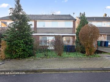 2 bedroom maisonette for sale