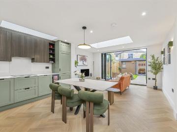 Earlsfield, London, Greater London - Garden