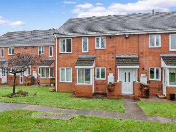 2 bedroom maisonette for sale