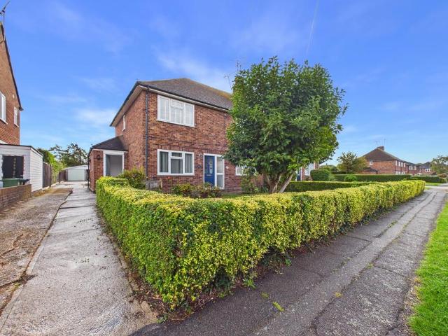 2 bedroom maisonette for sale