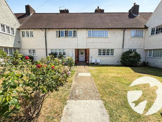 2 bedroom maisonette for sale